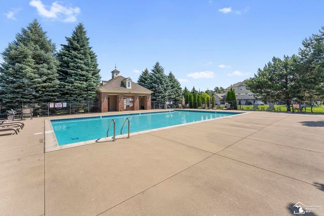 1346 Hillcrest Drive, Waterford Twp, MI 48327