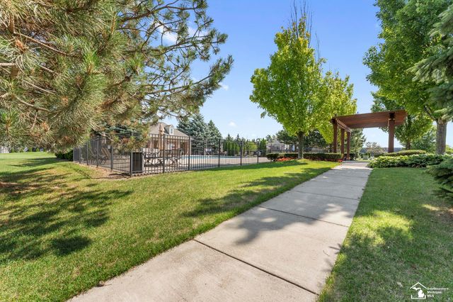 1346 Hillcrest Drive, Waterford Twp, MI 48327