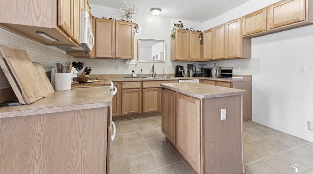 1346 Hillcrest Drive, Waterford Twp, MI 48327