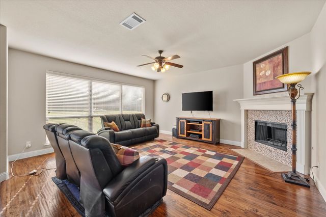 1112 Vickery Drive, Desoto, TX 75115