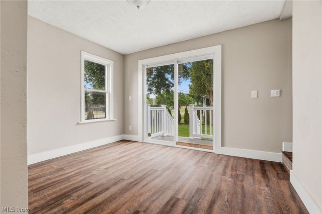 678 Essex Street, Akron, OH 44306