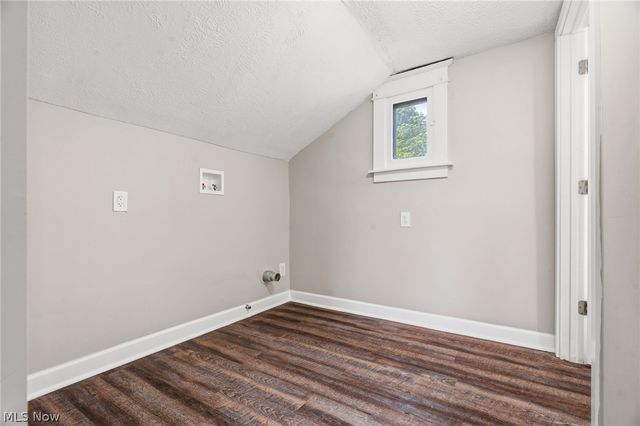 678 Essex Street, Akron, OH 44306