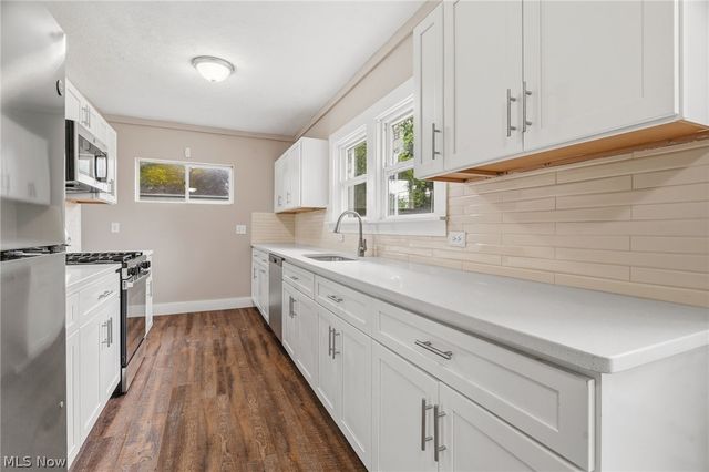 678 Essex Street, Akron, OH 44306
