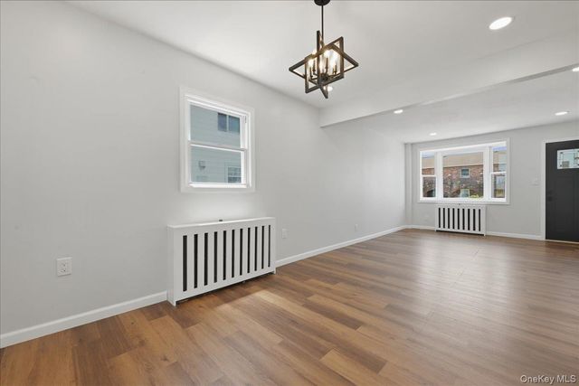 20 Wyona Avenue, Lindenhurst, NY 11757