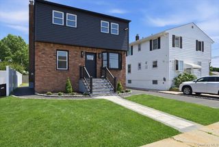 20 Wyona Avenue, Lindenhurst, NY 11757