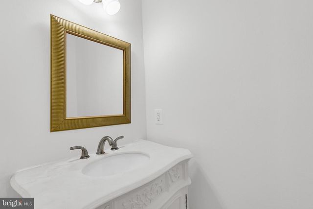 7651 SOUTHERN OAK DR, Springfield, VA 22153