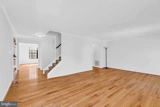 7651 SOUTHERN OAK DR, Springfield, VA 22153