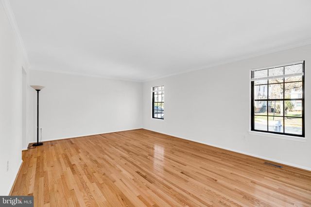 7651 SOUTHERN OAK DR, Springfield, VA 22153