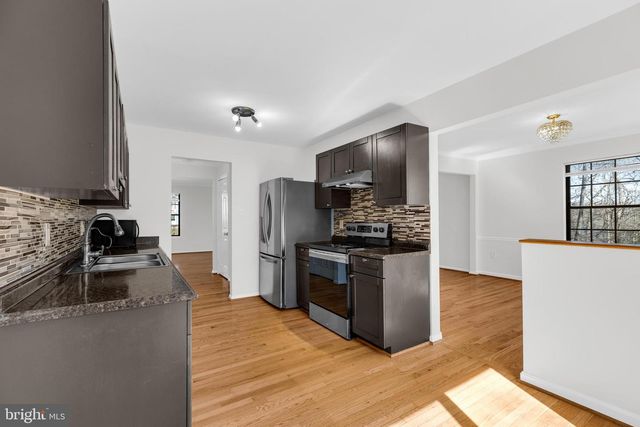 7651 SOUTHERN OAK DR, Springfield, VA 22153