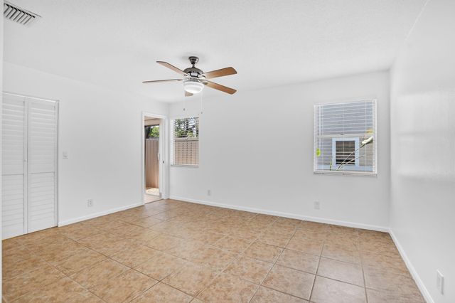 1971 Discovery Circle E, Deerfield Beach, FL 33442