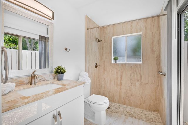 1971 Discovery Circle E, Deerfield Beach, FL 33442