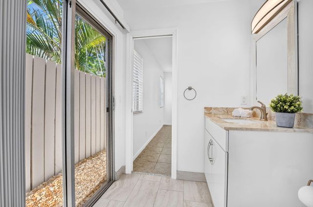 1971 Discovery Circle E, Deerfield Beach, FL 33442