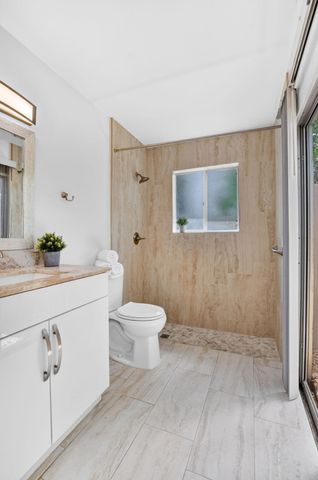 1971 Discovery Circle E, Deerfield Beach, FL 33442