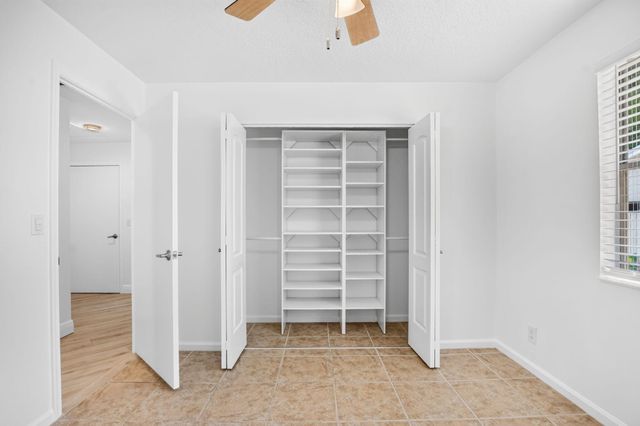 1971 Discovery Circle E, Deerfield Beach, FL 33442