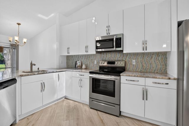 1971 Discovery Circle E, Deerfield Beach, FL 33442