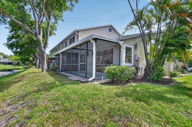 1971 Discovery Circle E, Deerfield Beach, FL 33442