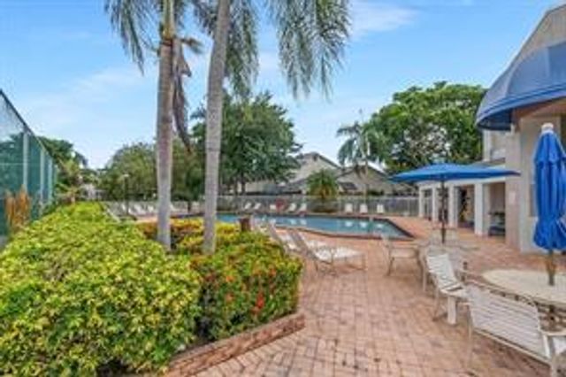 1971 Discovery Circle E, Deerfield Beach, FL 33442