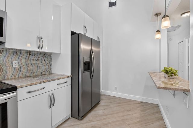 1971 Discovery Circle E, Deerfield Beach, FL 33442