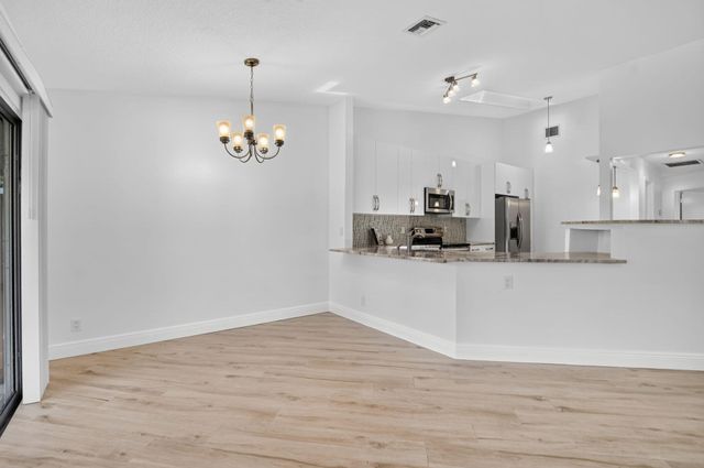 1971 Discovery Circle E, Deerfield Beach, FL 33442