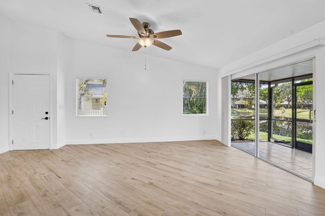 1971 Discovery Circle E, Deerfield Beach, FL 33442