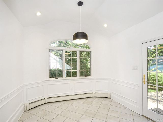 121 Hillcrest Avenue, Manhasset, NY 11030