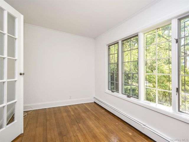 121 Hillcrest Avenue, Manhasset, NY 11030