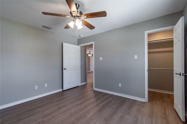 905 N Pearl St N, Rockport, TX 78382