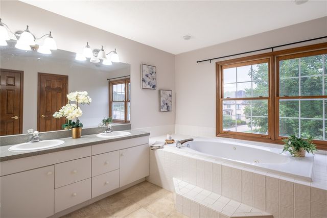 2252 Briggs Road, Centerville, OH 45459