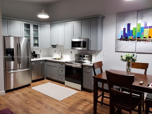 4780 NW 102nd Avenue 204-11, Doral, FL 33178