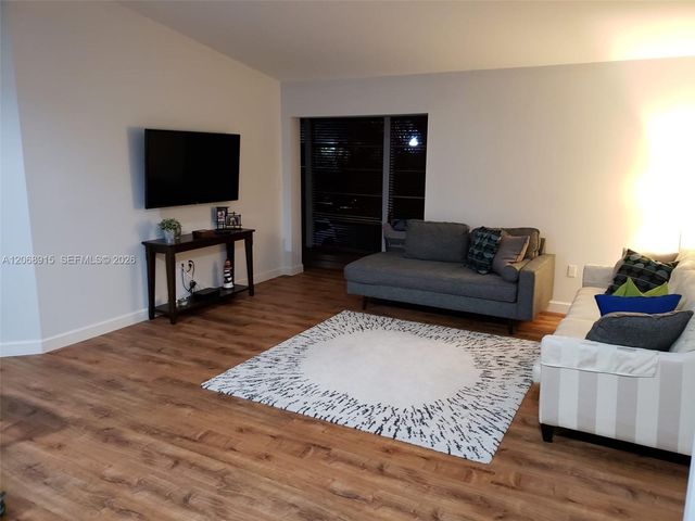 4780 NW 102nd Avenue 204-11, Doral, FL 33178