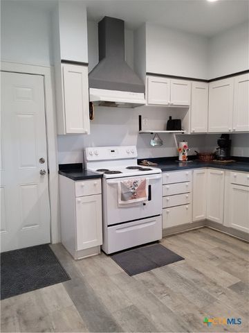 309 N 10th Street, Gatesville, TX 76528