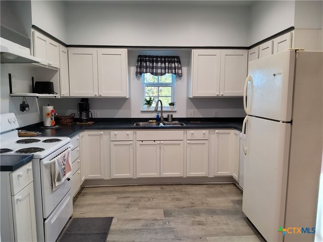 309 N 10th Street, Gatesville, TX 76528