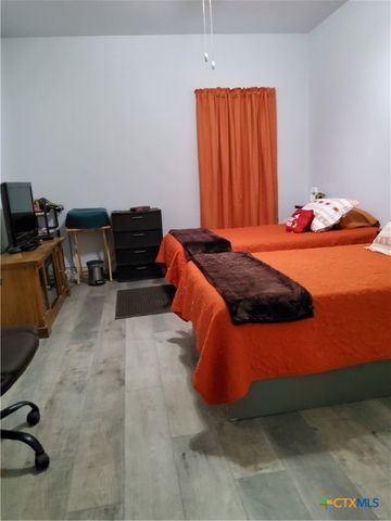 309 N 10th Street, Gatesville, TX 76528