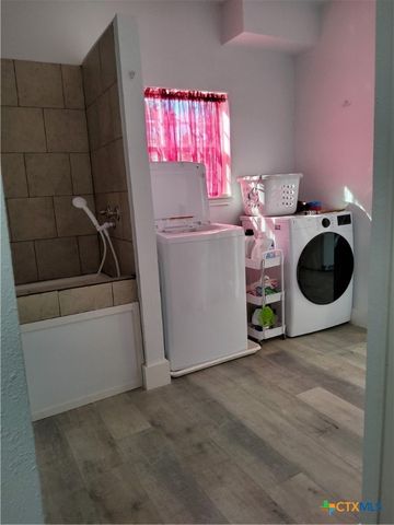 309 N 10th Street, Gatesville, TX 76528