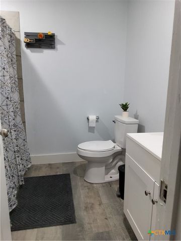 309 N 10th Street, Gatesville, TX 76528