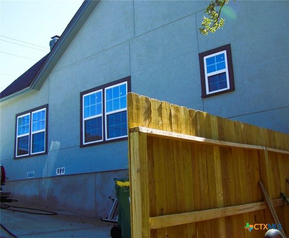 309 N 10th Street, Gatesville, TX 76528