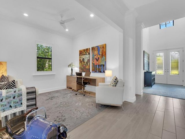 7229 Wiregrass CT, Naples, FL 34114