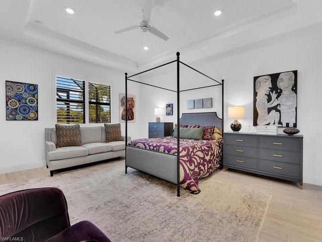 7229 Wiregrass CT, Naples, FL 34114