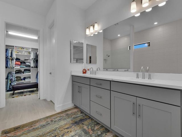 7229 Wiregrass CT, Naples, FL 34114