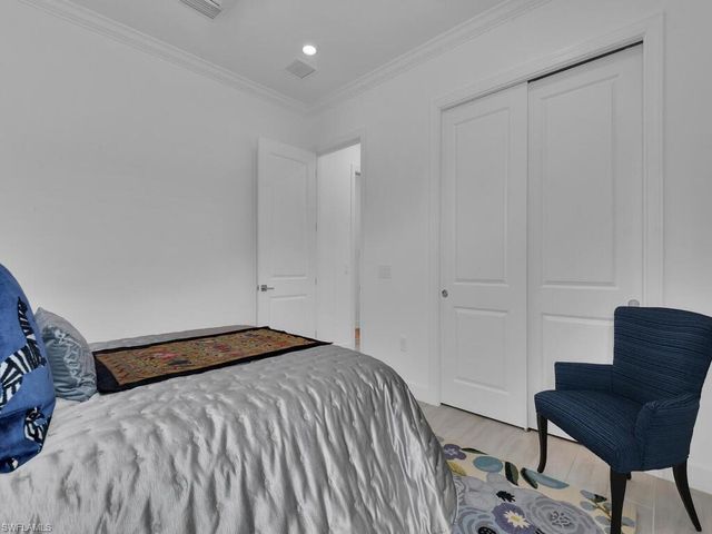 7229 Wiregrass CT, Naples, FL 34114