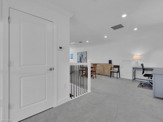 7229 Wiregrass CT, Naples, FL 34114