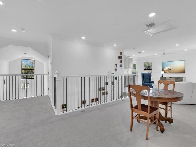 7229 Wiregrass CT, Naples, FL 34114