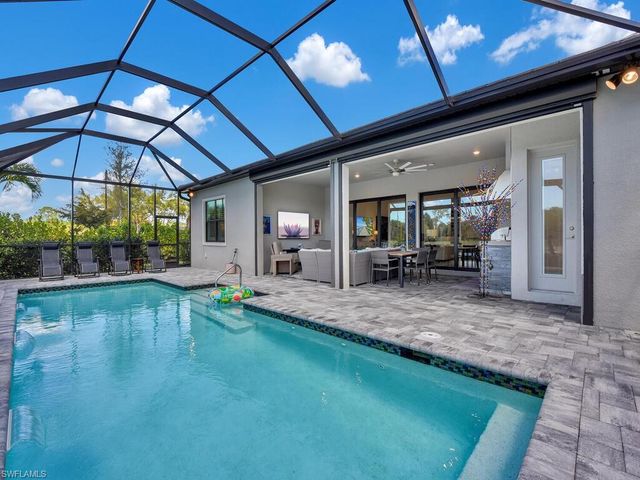 7229 Wiregrass CT, Naples, FL 34114