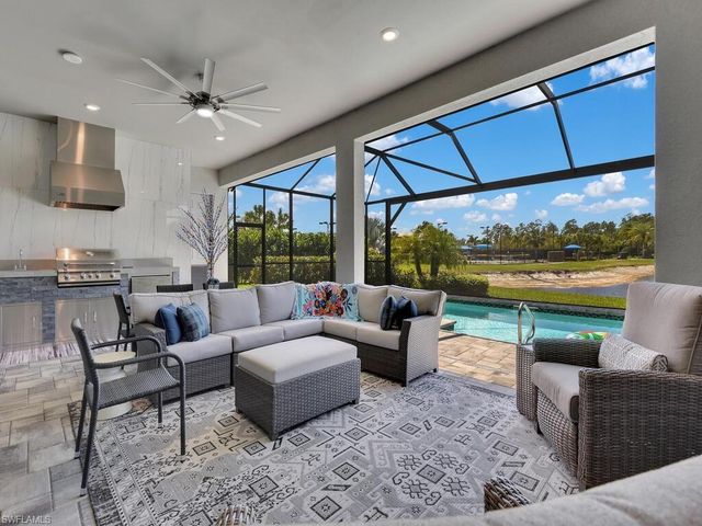 7229 Wiregrass CT, Naples, FL 34114