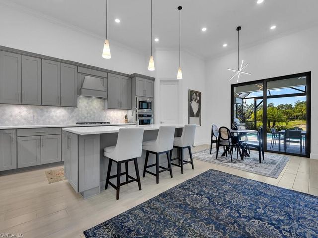 7229 Wiregrass CT, Naples, FL 34114