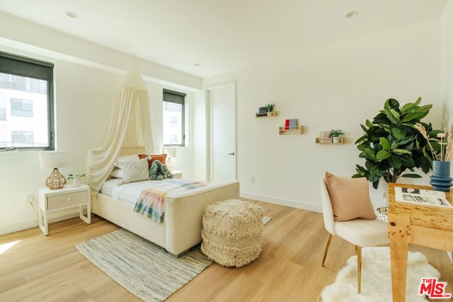 1343 S Ogden Drive 3, Los Angeles, CA 90019