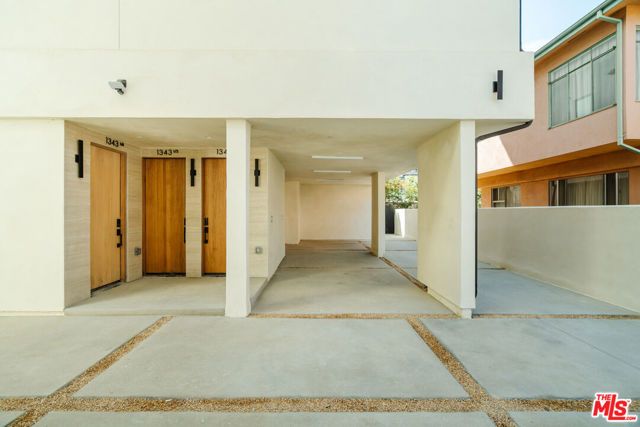 1343 S Ogden Drive 3, Los Angeles, CA 90019