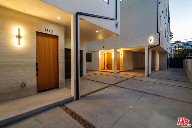 1343 S Ogden Drive 3, Los Angeles, CA 90019