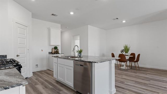 7735 Evening Emerald Drive, Iowa Colony, TX 77583