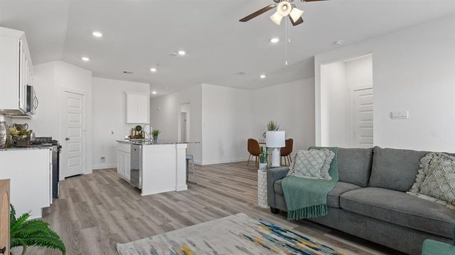 7735 Evening Emerald Drive, Iowa Colony, TX 77583